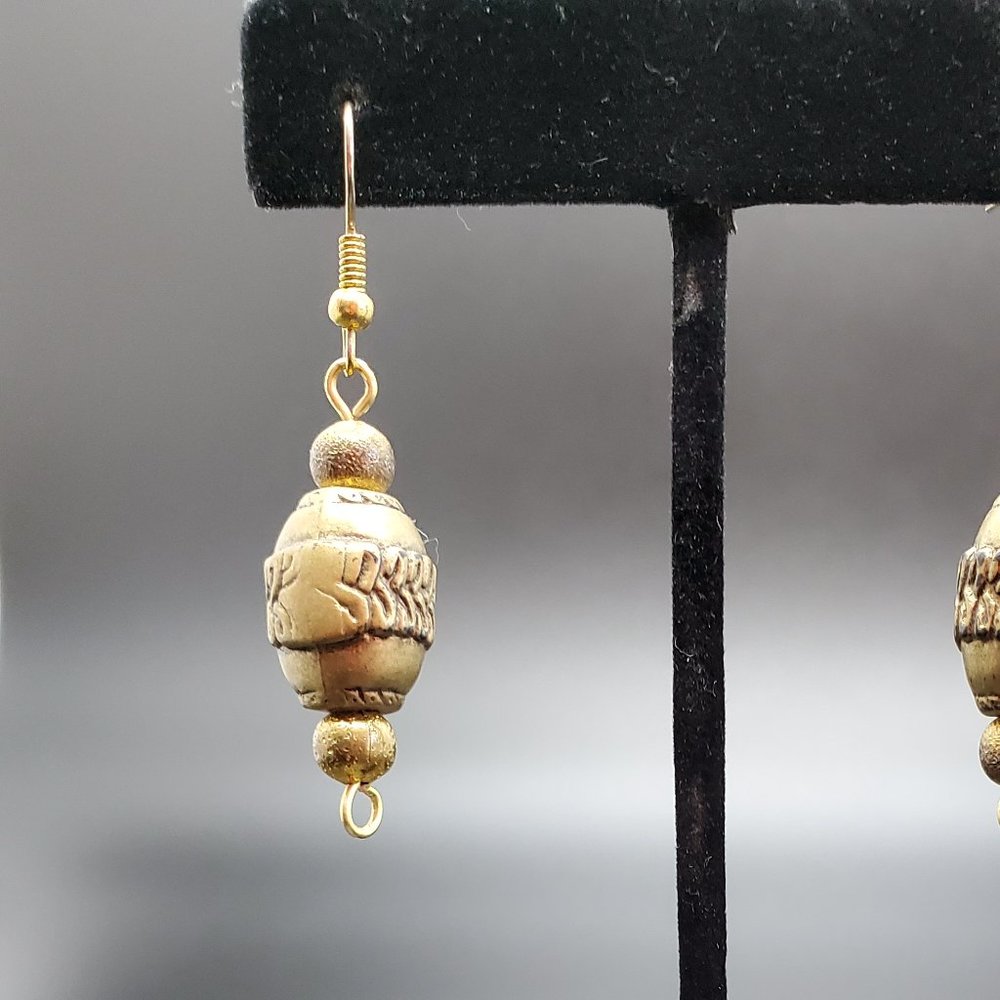 FASHION EARRINGS. - Picture 5 of 6
